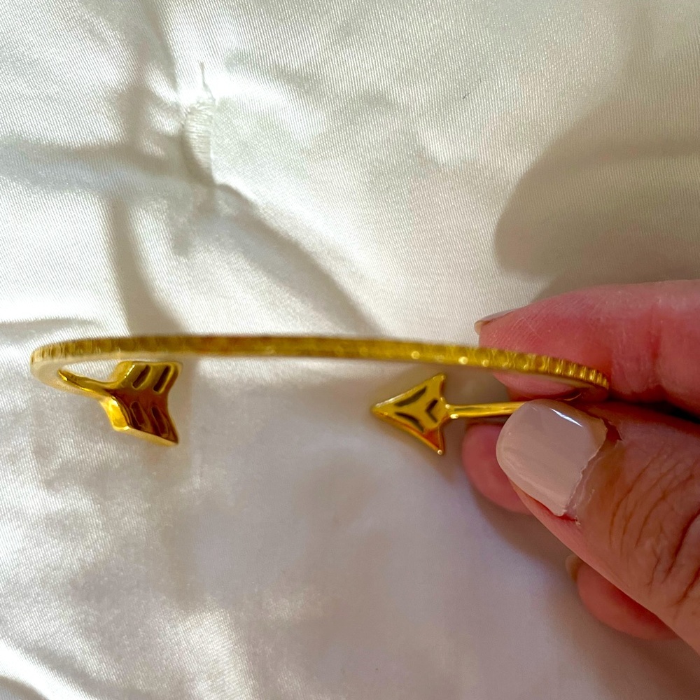 Gold plated Arrow bracelet.